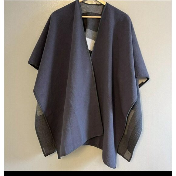 Woolrich Reversible Poncho Women One Size Grey White Fleece Cape Wrap - Picture 4 of 7
